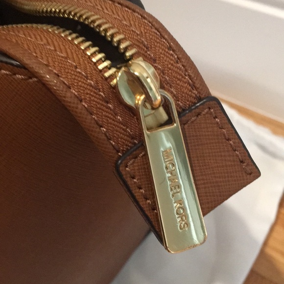 Michael Kors Satchel / Crossbody - Picture 5 of 5